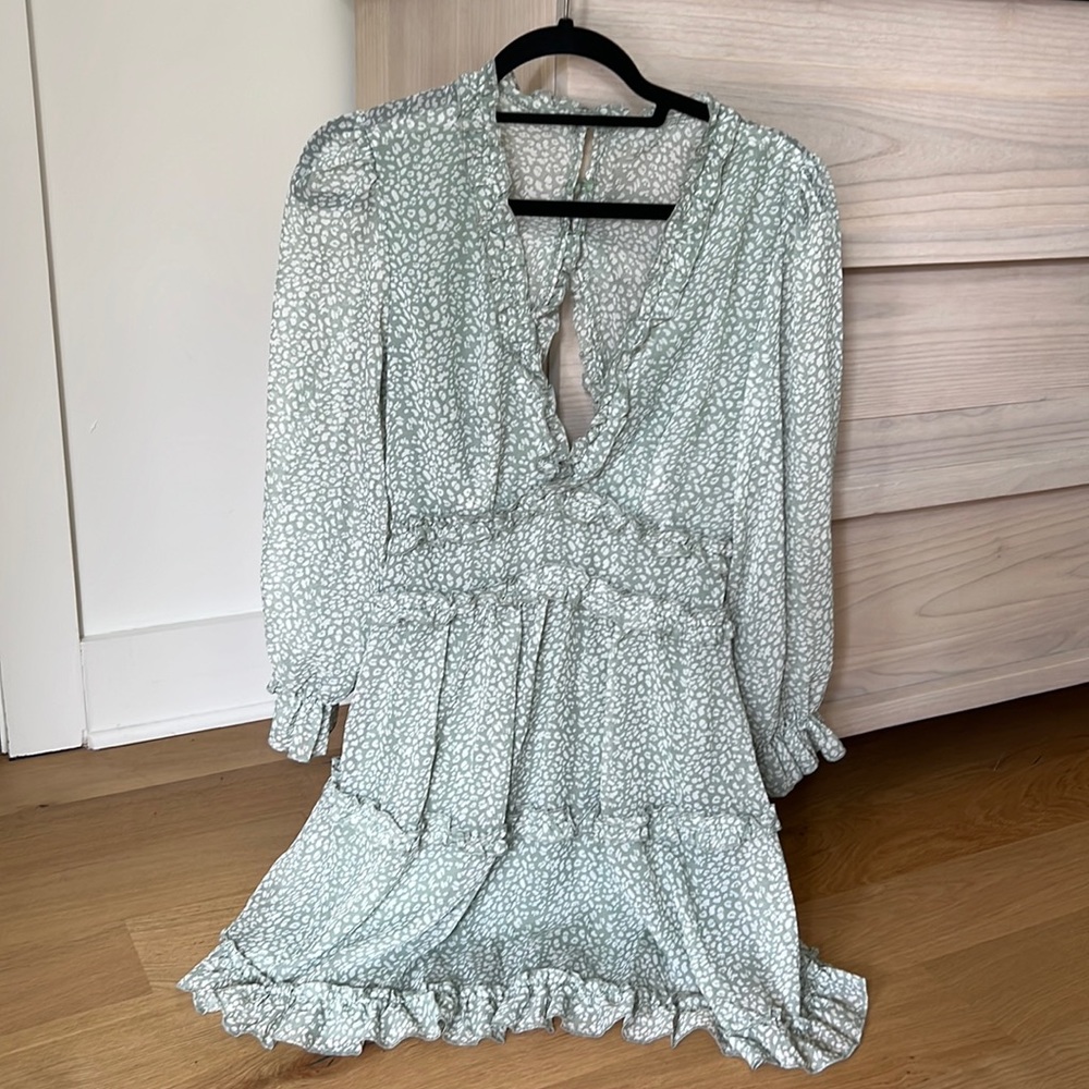 Backless long sleeve dress